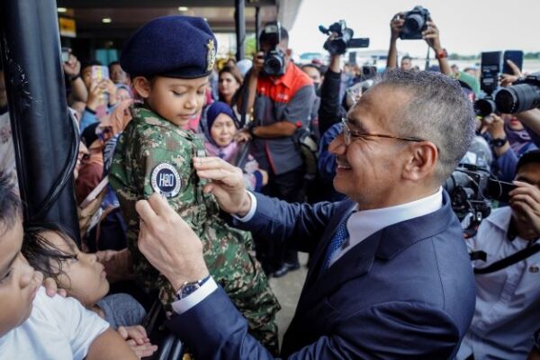 Hishammuddin Beri Bayangan Tanding Di Sembrong