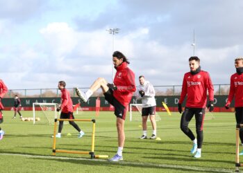 PEMAIN United melakukan persiapan akhir semalam untuk menghadapi Southampton hari ini.