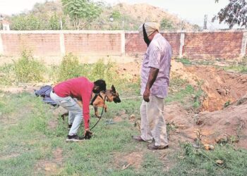 LOKASI penemuan mayat tanpa kepala berhampiran Siswan di Mohali, Punjab. - INDIAN EXPRESS