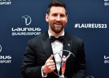 LIONEL Messi muncul Olahragawan Anugerah Sukan Dunia Laureus Paris awal pagi tadi. - AFP