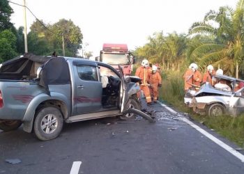 KEMALANGAN melibatkan dua buah kenderaan di Kilometer 22 Jalan Bahau-Keratong, Jempol, Negeri Sembilan pagi tadi yang menyebabkan seorang maut.- IHSAN POLIS