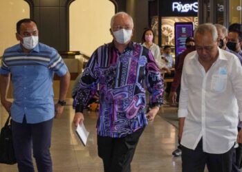 NAJIB Tun Razak menghadiri mesyuarat pemimpin BN di Menara Dato Onn, Pusat Dagangan Dunia Putra (PWTC) Kuala Lumpur, hari ini. - UTUSAN/AMIR KHALID