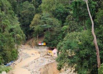 KEADAAN Taman Eko Rimba Jeram Toi yang musnah akibat kejadian tanah runtuh serta banjir di Jelebu, Negeri Sembilan. - UTUSAN/NOR AINNA HAMZAH