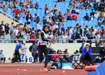 NOR Sarah Adi tidak harus diletakkan sebagai prospek pingat emas Malaysia pada Sukan SEA Kemboja, Mei depan biarpun turun selaku juara bertahan acara lompat bergalah wanita.