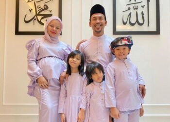 GAMBAR kenangan Allahyarham Siti Sarah Raissuddin dan Shuib bersama anak-anak mereka.