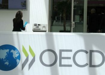 OECD menasihatkan bank-bank pusat mengekalkan dasar monetari yang `longgar' untuk terus merancakkan pemulihan ekonomi. - AGENSI