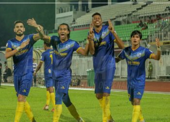 PEMAIN Pulau Pinang meraikan kejayaan menewaskan Felda United semalam. - IHSAN PENANG FA