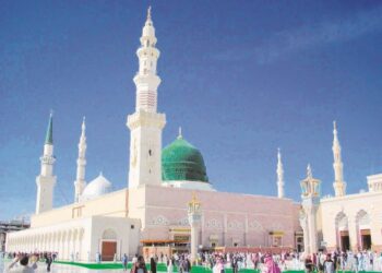 Menziarahi makam Nabi SAW di Masjid Nabawi, Madinah adalah salah satu tanda kasih kita kepada Rasulullah, insan pembawa rahmat bagi sekalian alam.