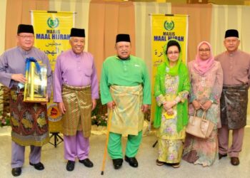 TUANKU Syed Sirajuddin menghadiri sambutan Maal Hijrah peringkat Perlis di Kompleks DUN, Kangar, Perlis hari ini. Turut kelihatan Tuanku Syed Faizuddin Putra Jamalullail  dan Tuanku Hajah Lailatul Shahreen Akashah Khalil. UTUSAN