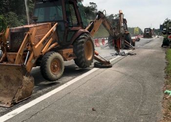 KERJA penyelenggaraan lorong kecemasan dan lorong kiri antara Tapah ke Bidor di KM329.64 hingga KM331.79 (arah selatan) Lebuhraya Utara-Selatan menyebabkan lorong berkenaan ditutup lima hari bermula esok. - IHSAN PLUS