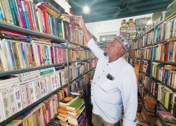 MUHD. Firdaus Abdullah di kedai bukunya, Tanjung Town Book Store, di Jalan Agryll, George Town, Pulau Pinang.