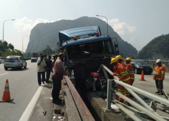 KEADAAN kesesakan trafik di laluan Tapah ke Gopeng Lebuh Raya Utara Selatan akibat kemalangan treler hari ini. - FOTO/LLM