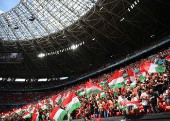 PUSKAS Arena di Budapest membenarkan kemasukan penuh penonton sepanjang Euro 2020.