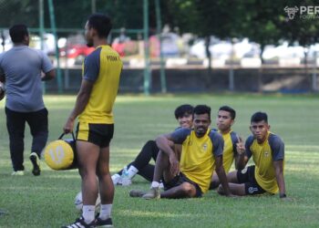 PFAM memberi tempoh tiga hari sehingga esok kepada pengurusan Perak FC untuk membayar gaji pemain dan barisan kejurulatihan mereka yang tertunggak tiga bulan.