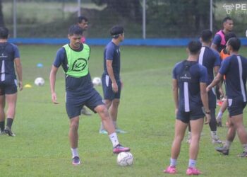 PEMAIN Perak menjalani persiapan akhir menjelang pertemuan menentang Terengganu FC dalam saingan Piala Malaysia malam ini.