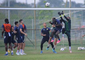 PEMAIN Perak menjalani latihan baru-baru ini menjelang pertemuan menentang Terengganu FC malam ini.