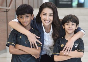 RITA Rudaini mengakui kos perbelanjaan anak-anaknya bertambah apabila mereka meningkat dewasa. - FOTO/FAUZI BAHARUDIN