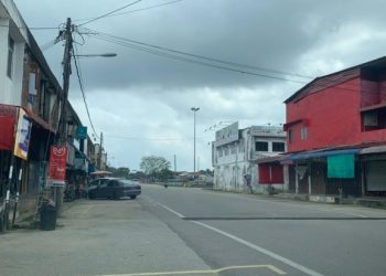 SUASANA Zon Bebas Cukai Rantau Panjang yang lengang selepas PKP dikuat kuasa di Kelantan. - FOTO/YATIMIN ABDULLAH