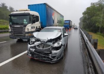 KEADAAN kenderaan yang terbabit dalam nahas langgar belakang di Kilometer 233 Lebuh Raya Utara Selatan (Arah Selatan) dekat Rembau sehingga menyebabkan trafik sesak lebih 11 kilometer.