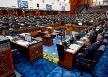 KERAJAAN Pusat yang terbentuk hari ini adalah gabungan 148 kerusi Parlimen dan tidak akan tergugat walau apa pun keputusan pilihan raya negeri (PRN) pada Sabtu ini.