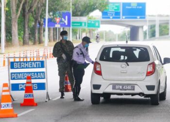 ORANG ramai yang bekerja sepanjang tempoh total lockdown perlu mendapatkan permit daripada MITI.