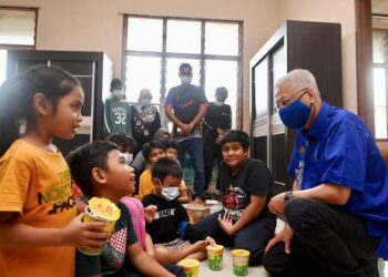 SELAIN wang tunai, bantuan lebih besar lain turut diumumkan Ismail Sabri Yaakob untuk mangsa banjir dalam perutusan tahun baharu, Jumaat lalu. – JABATAN PERDANA MENTERI