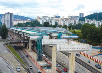 Penularan Covid-19 yang masih berlarutan, menjejaskan aktiviti perniagaan dan sektor ekonomi dalam negara. - GAMBAR HIASAN