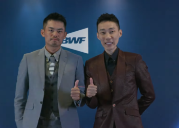 Legenda badminton dunia, Datuk Lee Chong Wei  (kanan) bersama seteru utamanya, Lin Dan diberikan penghormatan berada dalam Dewan Kemahsyuran Persekutuan Badminton Dunia (BWF) dalam majlis yang diadakan di Kuala Lumpur hari ini.