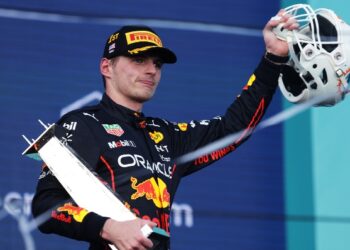 MAX Verstappen menduduki tempat kedua di GP Singapura.-AFP