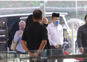 SHAHIDAN Kassim dilihat antara yang hadir dalam pertemuan menteri dan timbalan menteri UMNO di Putrajaya. - SUMBER MEDIA SOSIAL