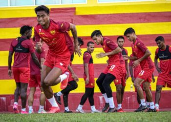 PEMAIN Selangor melakukan persiapan terbaik untuk menyambung kempen Piala Malaysia dengan menentang Kuching City malam ini. – IHSAN SELANGOR FC