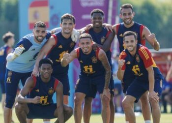 PEMAIN Sepanyol bakal berdepan Jerman esok dengan ‘mood’ yang baik selepas membelasah Costa Rica pada aksi pembukaan.