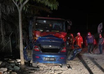  KEADAAN kemalangan di Kilometer 22.5 Jalan Tampin-Gemas berhadapan Gemencheh Granite, di Tampin, Negeri Sembilan, awal pagi ini.