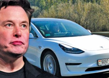 TINDAKAN Elon Musk menjual sahamnya setakat ini lebih AS$10 bilion, turut menjejaskan keyakinan pelabur terhadap prestasi dan masa hadapan syarikat tersebut. – AGENSI