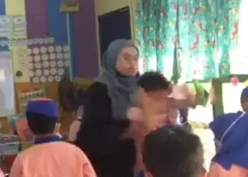 TANGKAP layar guru tadika mencampak anak muridnya di sebuah tadika yang videonya tular hari ini.