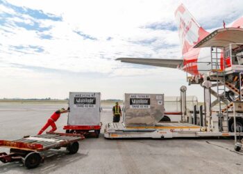 AirAsia tingkatkan perkhidmatan kapasiti kargo penerbangan dengan Freightchain. - GAMBAR AIRASIA