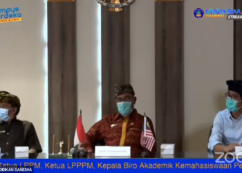 WAKIL dari UNDIKSHA yang menandatangani MoU bidang  pendidikan dengan UKM secara dalam talian.