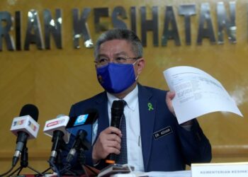 ADHAM Baba bercakap dalam sidang akhbar selepas Majlis Menandatangani Nota Kerjasama antara Kementerian Perpaduan Negara (KPN) dengan Kementerian Kesihatan di Kementerian Kesihatan, Putrajaya hari ini.