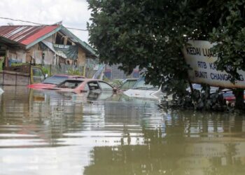 Keadaan banjir di di RTB Bukit Changgang yang mengakibatkan terputus bekalan elektrik di RTB Bukit Changgang.- UTUSAN/FAISOL MUSTAFA