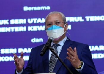 ANNUAR Musa memaklumkan debat antara Anwar dan Najib adalah soal individu dengan individu.