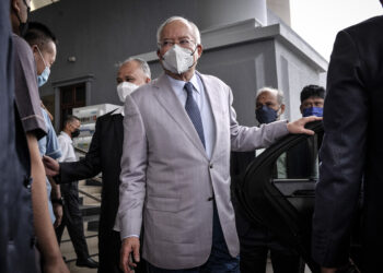 NAJIB Tun Razak hadir bagi perbicaraan kes pindaan Laporan Akhir Pengauditan 1Malaysia Development Berhad (1MDB) yang dihadapinya di Mahkamah Tinggi di sini, hari ini.-UTUSAN/ FAIZ ALIF AHMAD ZUBIR