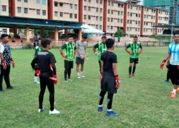 LATIHAN berbentuk kecergasan dan keserasian di padang lebih difokuskan kepada peserta ketika sesi latihan.