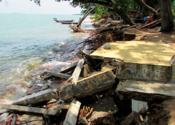 KEADAAN hakisan di Pantai Puteri, Tanjung Keling dan Tanjung Dahan, Kuala Linggi, Melaka yang didakwa semakin serius dan perlu ditangani segera.