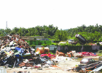 Lokasi pembuangan sampah haram di Jeram, Kuala Selangor.  UTUSAN/ Zulfadhli Zaki