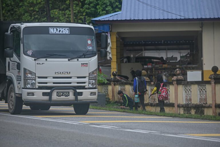 Ibu Bapa Bimbang Keselamatan Anak Ke Sekolah Utusan Malaysia