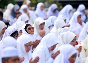 Orang yang bertakwa kepada Allah akan sentiasa meneliti setiap langkah dan gerak mereka daripada perilaku yang buruk.