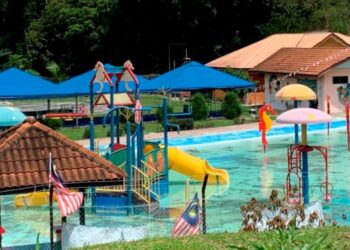 Taman Tema Air Asahan di Laman Tiga Budaya, Melaka sepi tanpa pengunjung sejak pelaksanaan Perintah Kawalan Pergerakan Bersyarat (PKPB) di negeri ini .- UTUSAN/ AMRAN MULUP