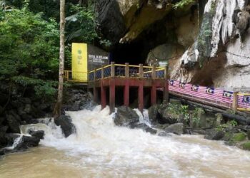 GUA Kelam di Perlis ditutup sementara waktu berikutan arus deras sungai di kawasan tersebut akibat hujan lebat.