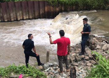 KEJADIAN pencemaran Sungai Kahang dan Sembrong Kiri yang dilakukan pihak tidak bertanggungjawab sejak kebelakangan ini telah menjejaskan kehidupan penduduk di sini.