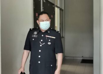 HAZIZI Abd. Samad hadir di Kompleks Mahkamah Seremban, dekat sini bagi memberi keterangan dalam prosiding inkues kematian gadis Ireland, Nora Anne Quoirin.-UTUSAN/AFIFI HAFIZ MOHD. NOR